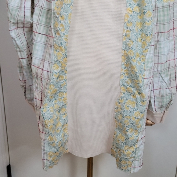 POL Oversized Plaid Patchwork Floral Distressrd Hooded Flannel Size Small - Picture 8 of 11